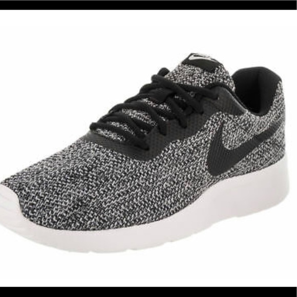 Nike Other - New Nike Tanjun SE Black / White Running Shoe